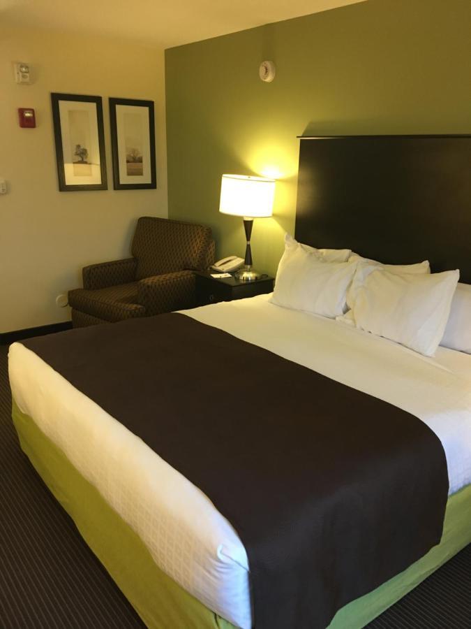 Americinn By Wyndham Hotel